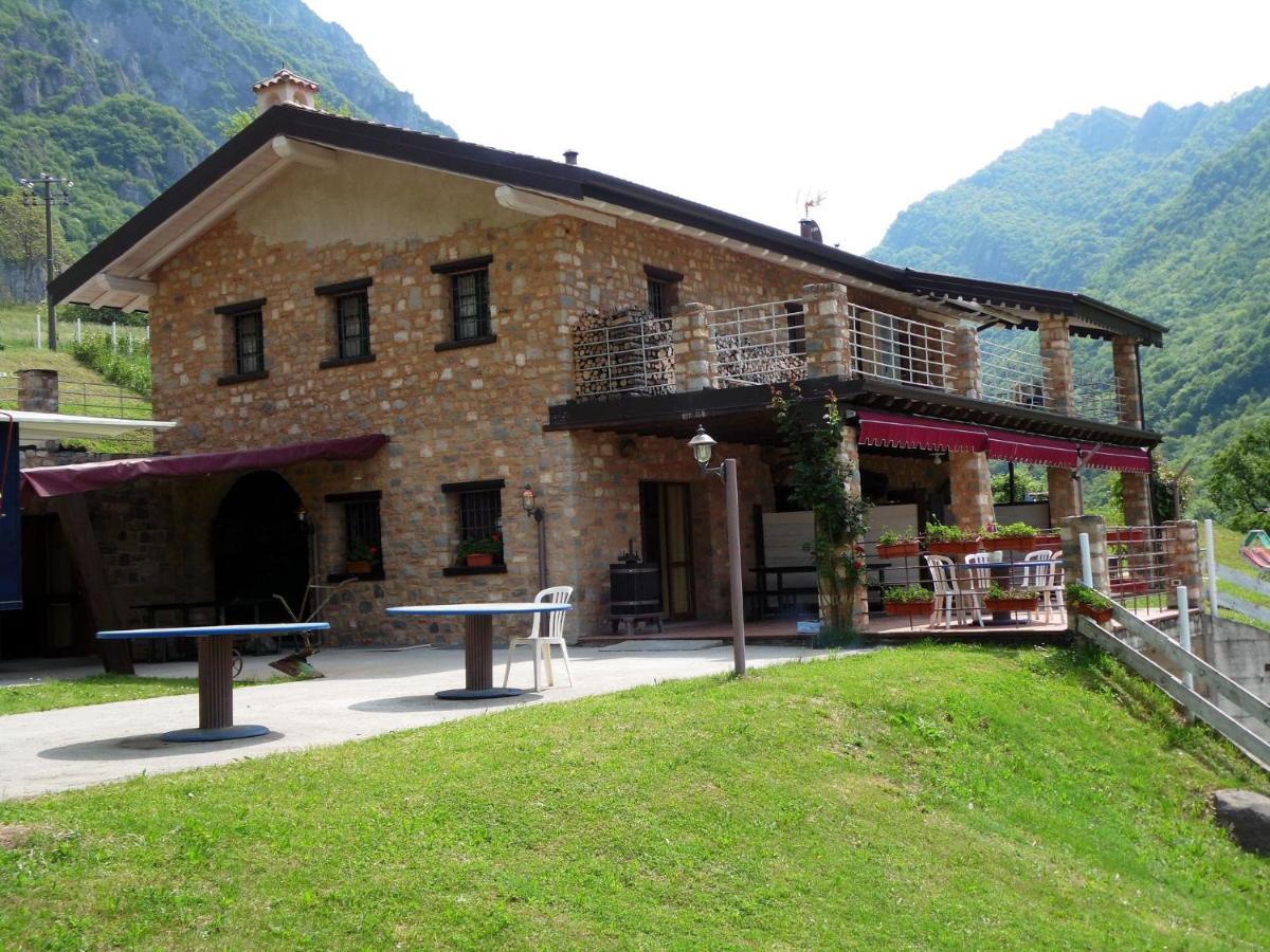 Cozy Chalet At Marone Lake Lombardy With Pool 外观 照片