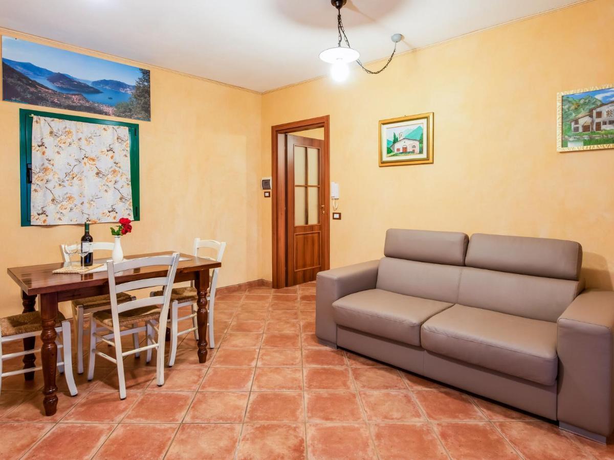 Cozy Chalet At Marone Lake Lombardy With Pool 外观 照片